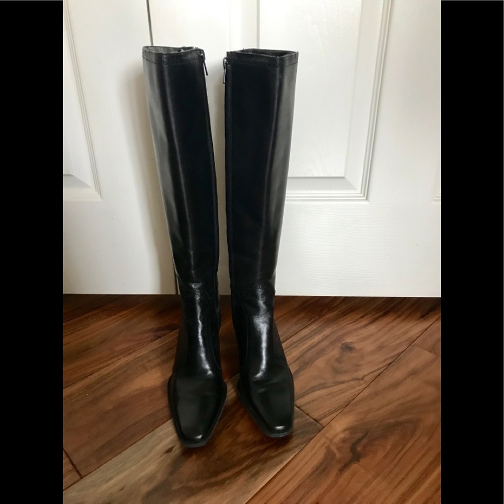 Brazilian blk leather boots never worn.